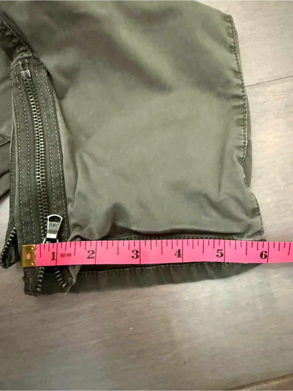 John Varvatos USA Men's Olive Cargo Utility Zip Pocket Pants, Size 33 - Picture 13 of 15